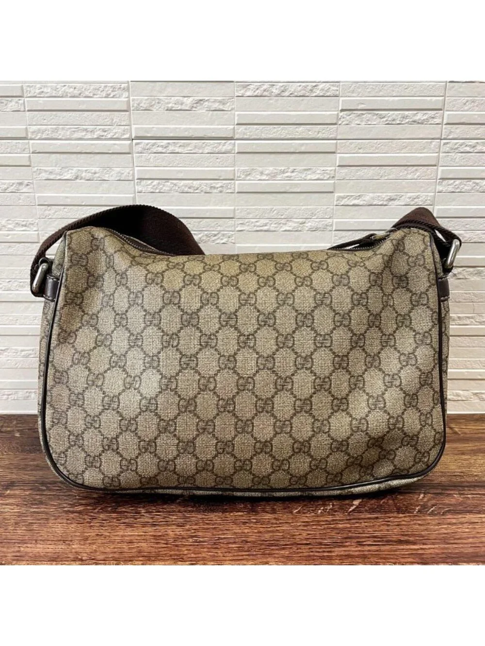 Gucci GG Supreme Leather Shoulder Bag Brown